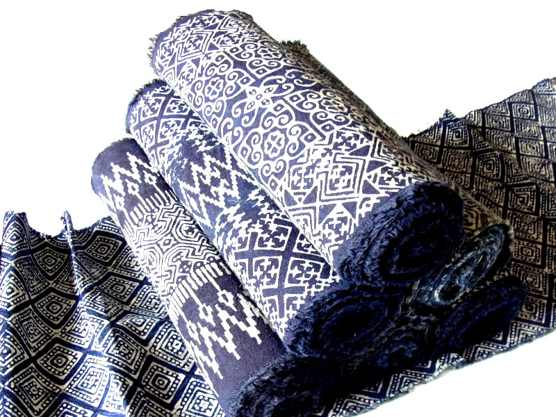 モン族藍染め布 モン族藍染めろうけつ布