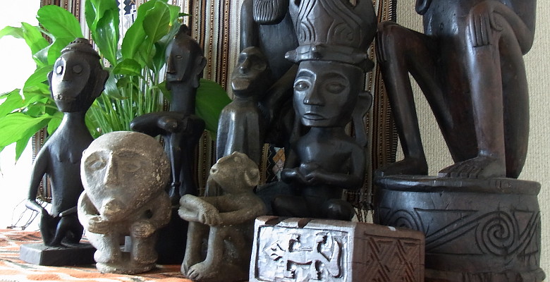 民族アート インドネシア ナガ族 カレン族に伝わる木彫り像 装身具などのプリミティブアート トライバルアート 民族アート のオンラインショップpandantree